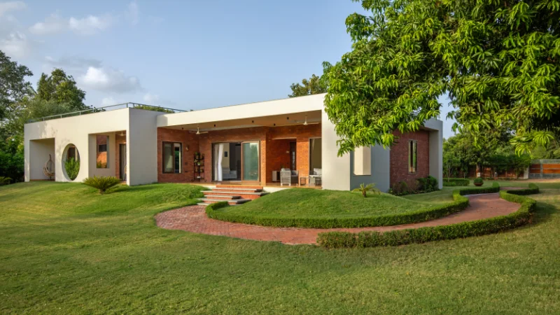 Shwet Gajanand